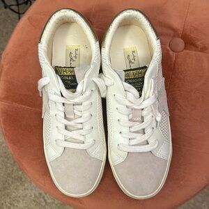 Barely worn Vintage Havana sneakers